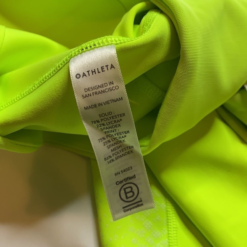 ‎Athleta Stay Fly Reflective Compression 9" Shorts - Picture 11 of 13